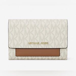 Michael Kors Jet Set Medium Signature Logo 2-in-1 Wallet | Vanilla